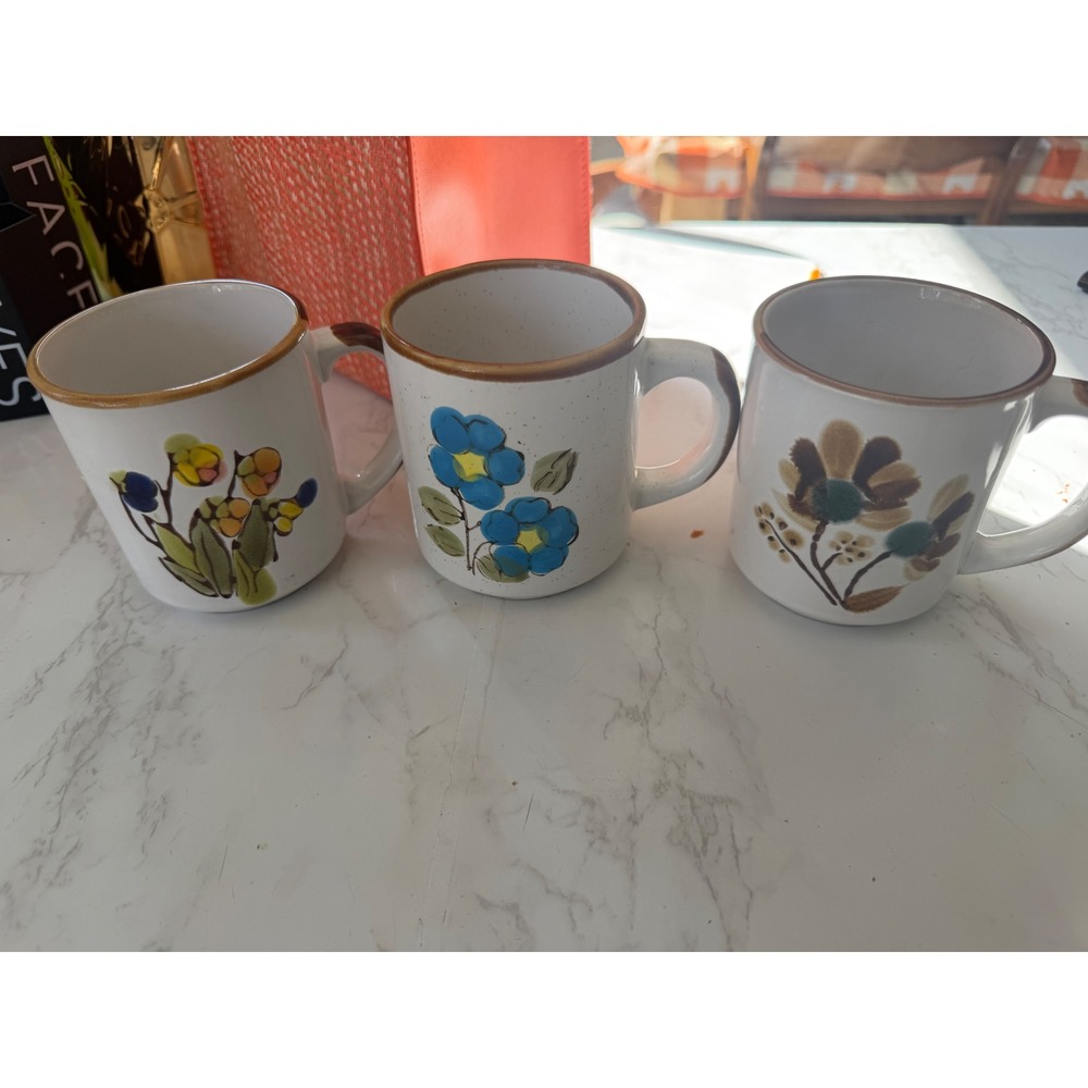 Vintage Sunnycraft Stoneware Mugs Set of 3 Hand Decorated Floral Korea 21104